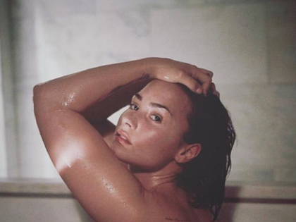 Demi Lovato ritrova se stessa nella nudità
