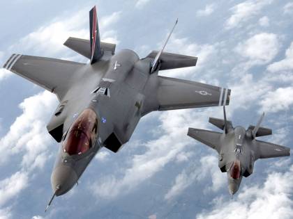 "L'F-35 costa troppo". Ora l'America ordina il riesame sull'aereo