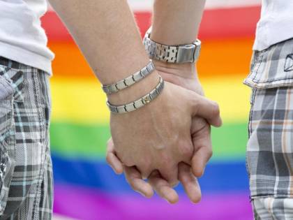 "Siete una coppia gay?". E la proprietaria di casa gli nega l'appartamento