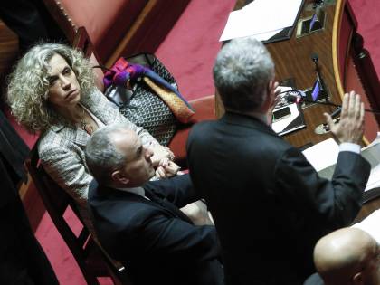 Unioni civili, il Senato approva. Ma è scontro sui voti di Verdini