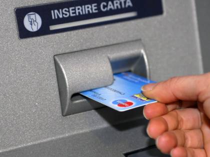 In filiale come al supermarket: servizi, biglietti e schede Sim