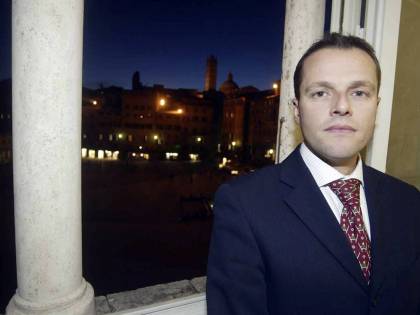 Morte David Rossi, festini hard e insabbiamento. La procura archivia l'inchiesta