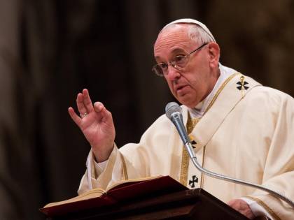 L'abbraccio di papa Francesco a ex prostitute e transessuali