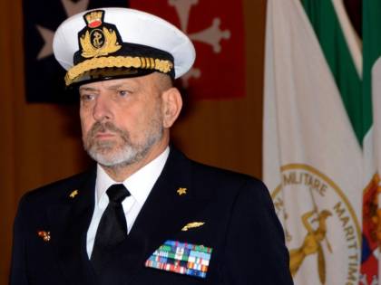 La spy story con la Francia dietro l'attacco alla Marina