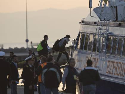 Via al piano di respingimenti: immigrati espulsi in Turchia