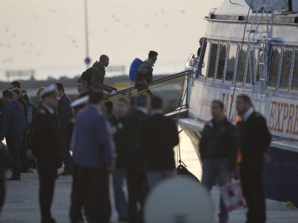 Grecia, le prime espulsioni di immigrati in Turchia