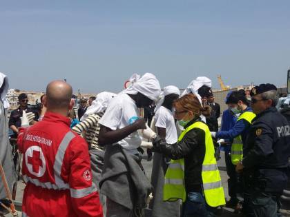 Bruxelles chiude la rotta greca: già raddoppiati gli sbarchi in Italia