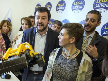 "Campi da pallavolo al posto dei campi rom"