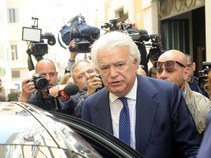 Sei anni per bancarotta. Verdini si costituisce: l'ex senatore a Rebibbia