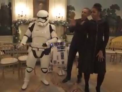 Star Wars Day, Michelle e Barack si scatenano con le guardie imperiali