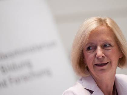 Il ministro della Merkel ammette: "I migranti servono a sostituire i tedeschi"