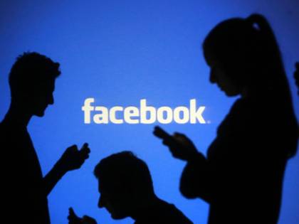 Ora Facebook si rinnova. Arrivano dirette illimitate