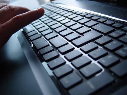 Guardare porno aumenta la fede religiosa, lo dice la scienza