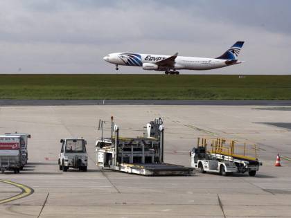 Egyptair, il giallo dell'avvistamento in volo