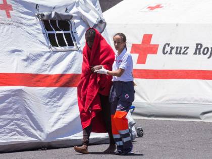 Migranti, la Corte Ue tutela gli irregolari: "I clandestini non vanno reclusi"