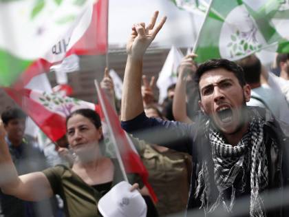 Il "sì" di Erdogan cancella l'immunità parlamentare in Turchia