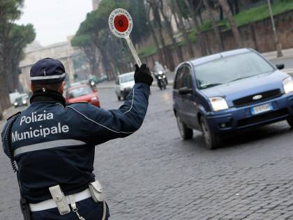 Controlli su auto e moto: adesso cambia tutto