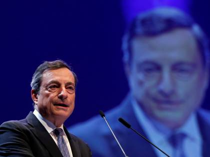 Ora Draghi avvisa l'Italia: "I Paesi ad alto debito rispettino le norme Ue"
