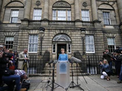 La Scozia contro la Brexit: "Mettiamo il veto all'uscita del Regno Unito dalla Ue"