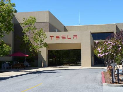 Wsj: "Fusione Tesla e Solar City? Operazione assurda"