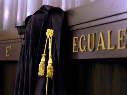 Rissa alla festa Pd: migrante fugge dal Tribunale