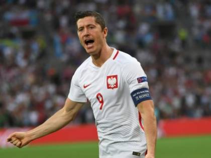 Bayern, l'agente di Lewandowski contro una giornalista: "Impara a cucinare"