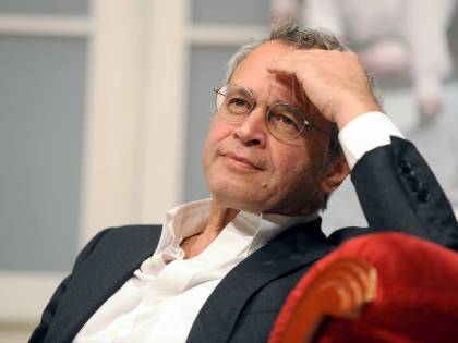 Mentana contro la bufala della magnitudo: "La patria dei cretini allargata dal web"