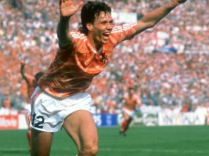 1988, è l’Europeo di Gullit e Van Basten. L’Unione Sovietica chiude un’epoca