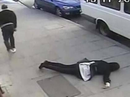 Ragazza presa a pugni per strada: torna l'incubo knockout game