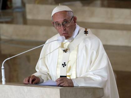 Francesco: "Dio tocchi il cuore dei terroristi"