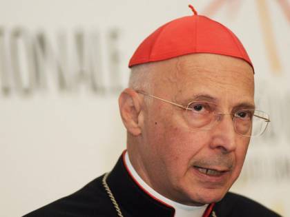Genova, critica su Facebook cardinal Bagnasco: rischia licenziamento