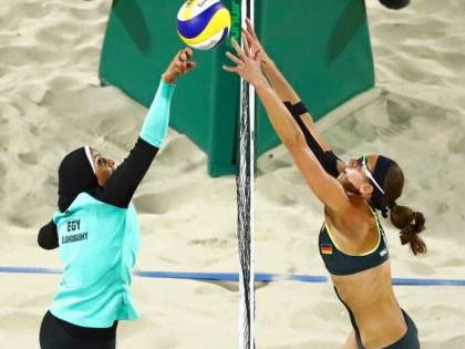 A Rio la sfida è nel Beach volley: il velo egiziano e il bikini tedesco