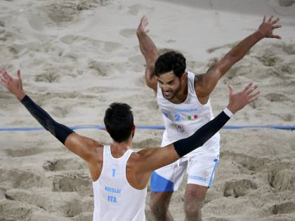 Olimpiadi, beach volley: Lupo dal tumore sconfitto alla finale per l'oro