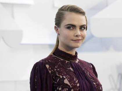 Cara Delevingne senza slip: "Dobbiamo parlare della vagina"