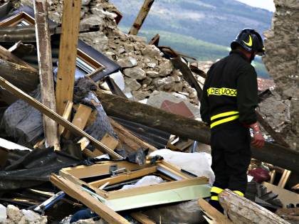 Sisma, morti due feriti: le vittime salgono a 297