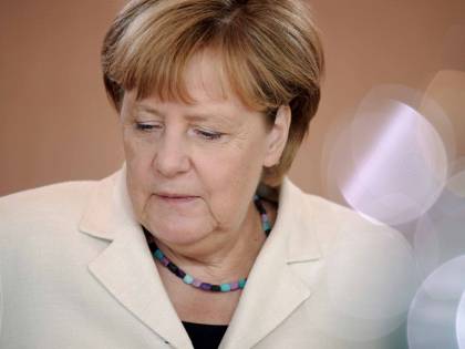 La Merkel si oppone al divieto del burqa. "Sarebbe contro la libertà di culto"