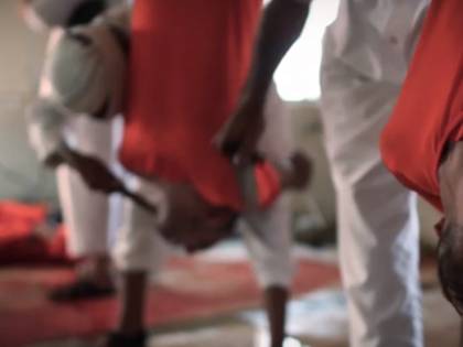 L'Isis celebra la festa del sacrificio macellando prigionieri come bestie