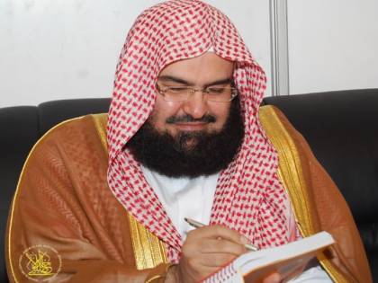 La preghiera choc dell'imam della Mecca "I jihadisti sconfiggano i cristiani"