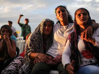 Ribelli delle Farc festeggiano accordo con la Colombia