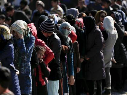 Il sindaco Pd contro finti profughi stranieri: "Sfruttano l'Italia"