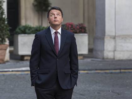 Ora Renzi si affida a un guru. E punta 400mila euro sul "sì"