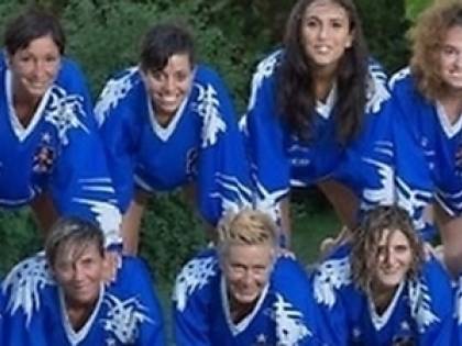Nazionale italiana di Broomball costretta a fare calendario sexy per pagarsi i Mondiali