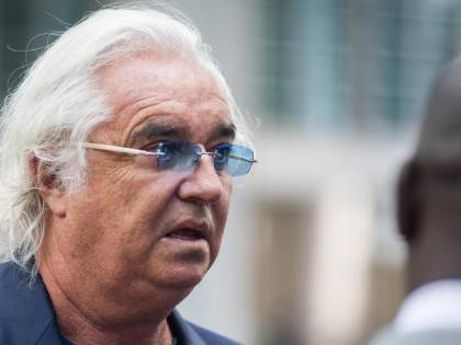 Flavio Briatore e Roberto Cavalli si provocano sui social: "Il tuo locale è vuoto"