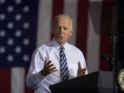 Fake news, Luttwak smonta Biden "Russia non ha interessi in Italia"