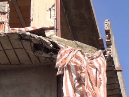 Calabria, donna muore travolta dal crollo di un balcone