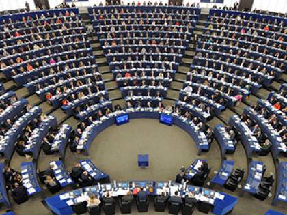 Parlamento Ue condanna la Polonia anti-aborto: "Sessualità non è crimine"