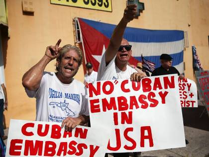 Dissidenti contro la Mogherini: 'Sta aiutando il regime di Cuba'