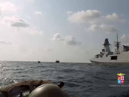 Tensione al largo della Libia: motovedetta tunisina minaccia peschereccio di Mazara