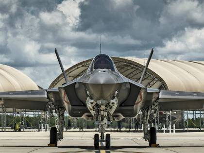 Dopo l'attacco all'Air Force One, ora Trump vuole tagliare gli F-35