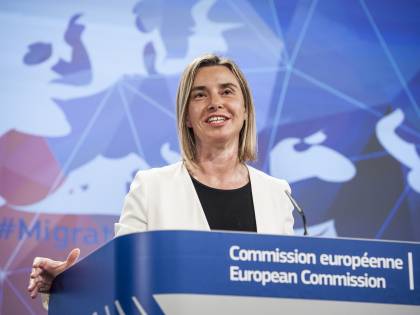 Mogherini soccorre il regime di Castro